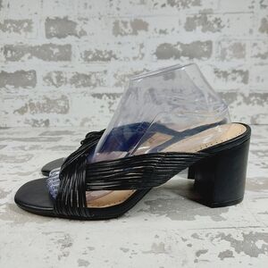 NEW Adrienne Vittadini Annalee Black Faux Leather Slip On Block Heel Sandal K631